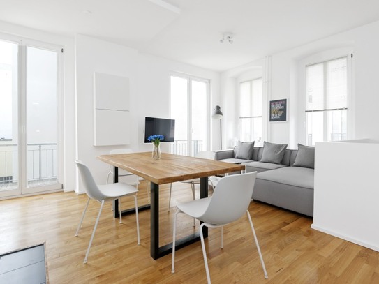 Helle und ruhige 2-Zimmer Loft-Wohnung mit großem Balkon nahe am Rosenthaler Platz