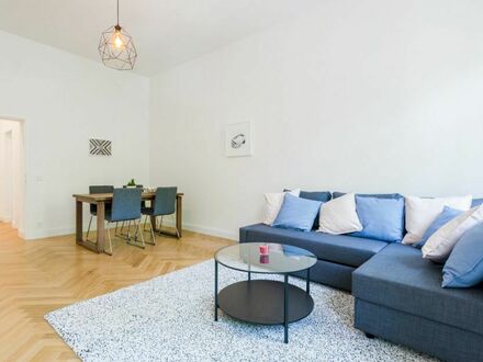 Frisch saniertes und vollständig neu möbliertes Apartment am Zionskirchplatz!