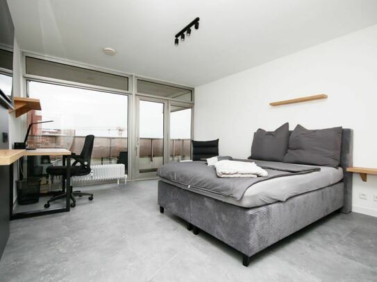 Luxus 1-Zimmer-Apartment in einer WG großen Gemeinschaftsraum mit eigener Terasse und eigenen Badezimmer