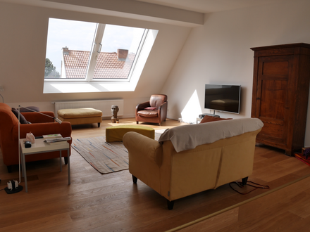 Sonnendurchflutete und komfortable Dachgeschoss-Wohnung in der Spandauer Neustadt