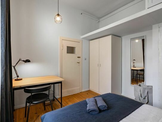 Privates und schönes Zimmer in einer Coliving-Wohnung