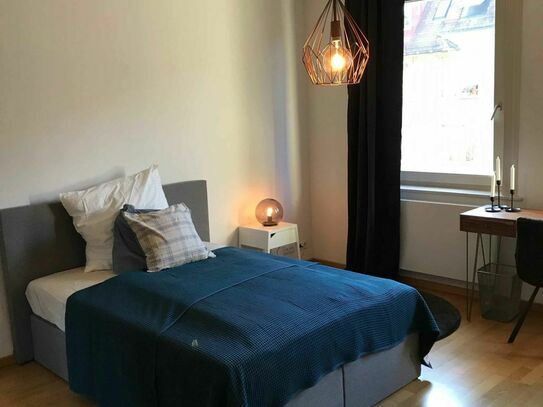 Helles und freundliches Zimmer in einer Coliving-Wohnung in Stuttgart