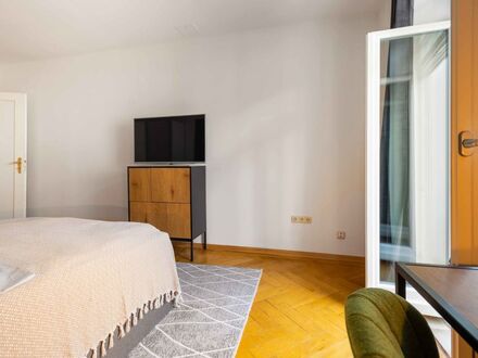 Wunderschönes Zimmer mit Balkon in einer Coliving-Wohnung in München