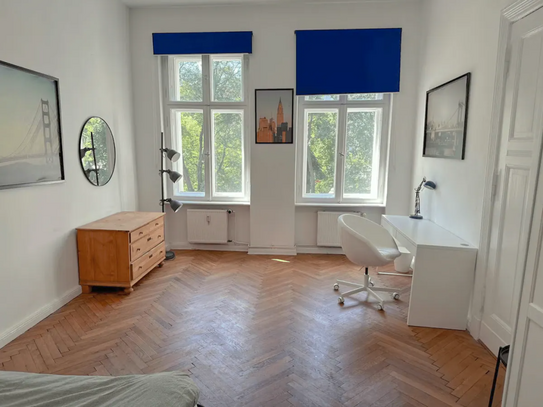 Möbliertes All-Inclusive-Luxus-Apartment mit 3 Schlafzimmern im Herzen von Berlin-Kreuzberg