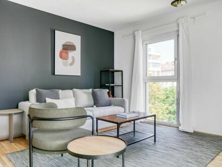 Neubau mit Stil! 3 Zimmer mit Balkon und hipper Wohnküche! Sowie Parkett, Badewanne und Ausblick