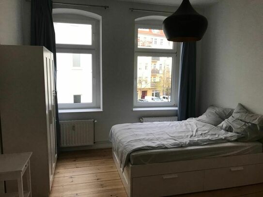 Ziehen Sie als Erster in diese trendige Wohnung im Herzen von Berlin-Friedrichshain ein