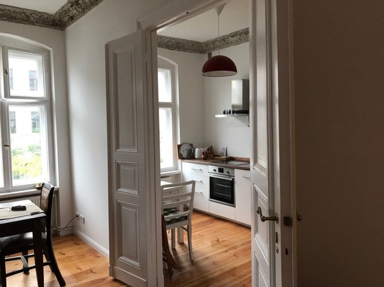 Komplett neu sanierte 2 Zimmer Altbauwohnung (56qm) im 4. OG mit Balkon in Berlin-Kreuzberg (Gräfekiez)