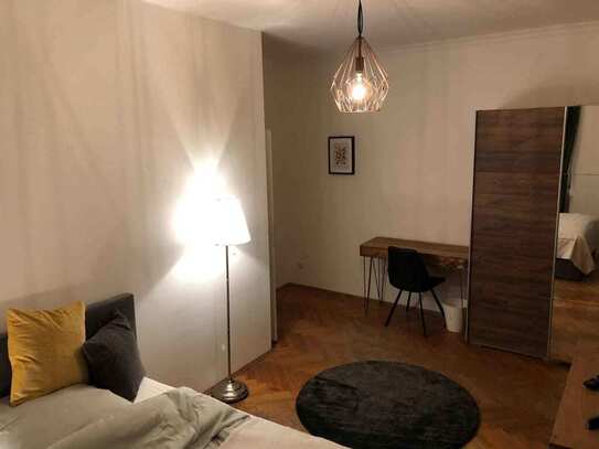 Private Room in Glockenbachviertel, Munich