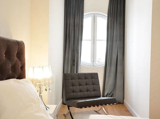 Spacious and modernly furnished 1-bedroom flat for your temporary stay in Frankfurt close to the Old Opera #6067