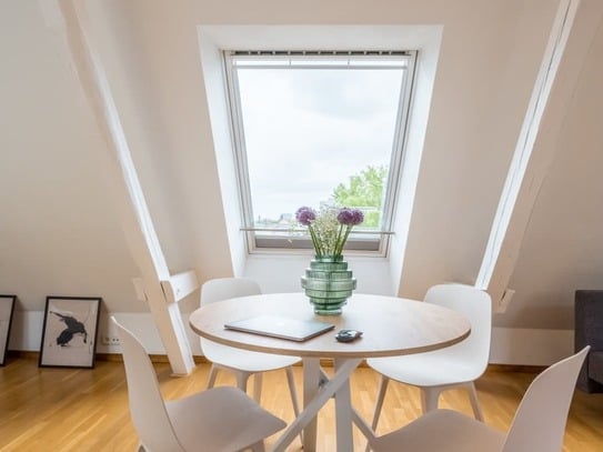 Unique Apartment with balcony in Mitte