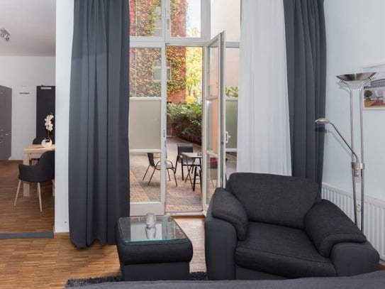 Fully furnished apartment on Rosenthaler Platz