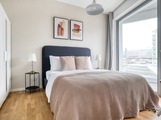 Mitte 1br nr Spree