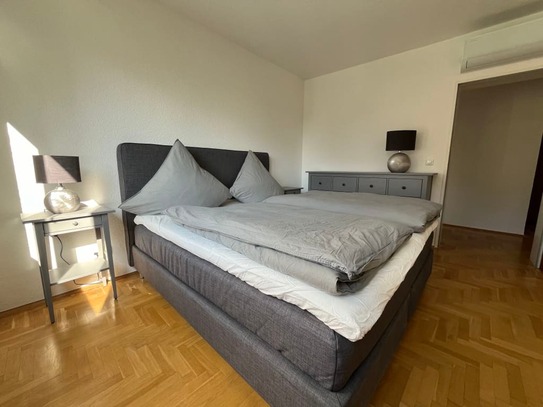 Light-flooded and freshly renovated 3-room apartment in the south of Cologne with perfect connections