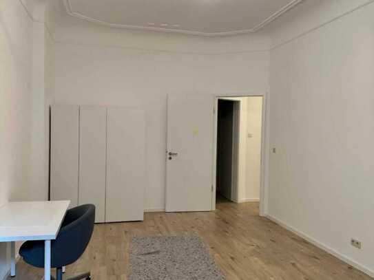 GIRLS ONLY - Student Private room in shared apartment