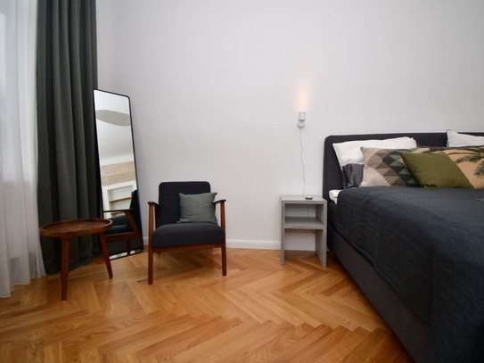 3 room old building apartment in Friedrichshain