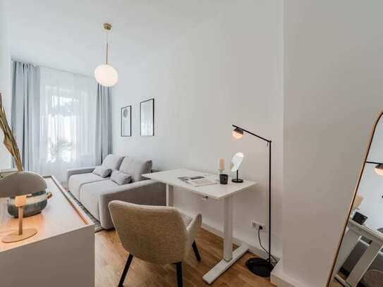 Sophisticated Simplicity: Cozy Apartment in Neukölln, Berlin