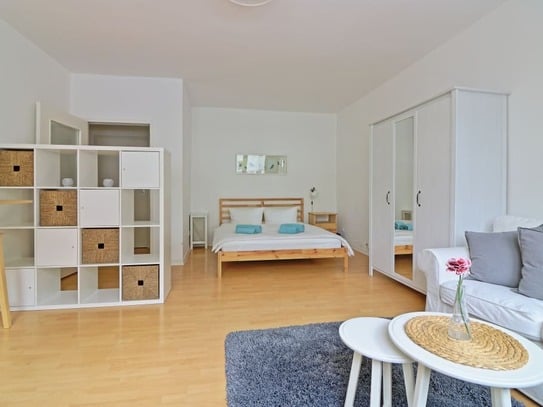 Helles möbliertes 1-Zimmer-Apartment in bester Berliner Lage