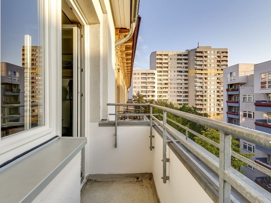 Modern apartment near Nollendorfplatz / KaDeWe