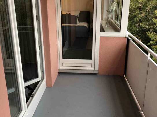 Cozy room with balcony in a coliving apartment in Munich