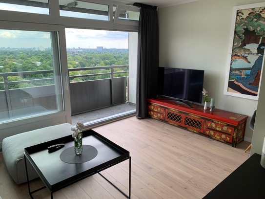 Design appartment with stunning view over Hamburg. Close to Desy and International School of Hamburg