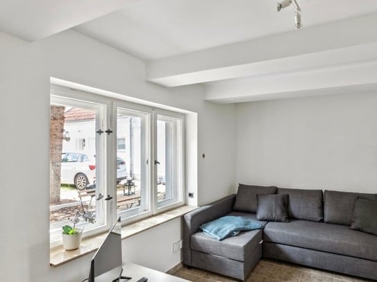 Charming, fully furnished 2 room apartment in a picturesque 3-side courtyard