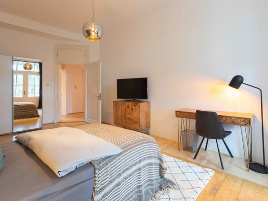 Modern and cozy room opposite the Isar