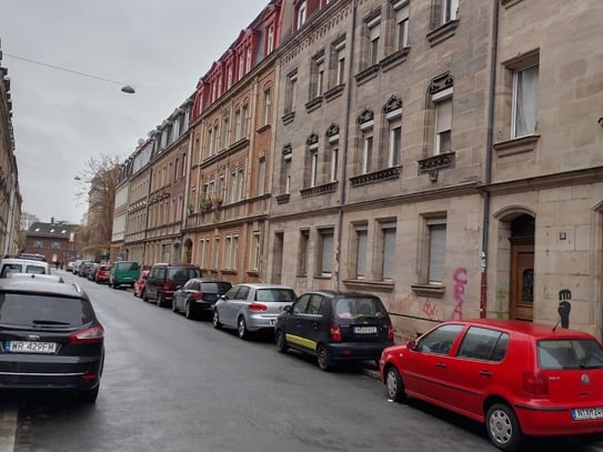 Schöne, zentralgelegene, hochwertig eingerichtete 3-Zimmer Wohnung mit Stadtgarten