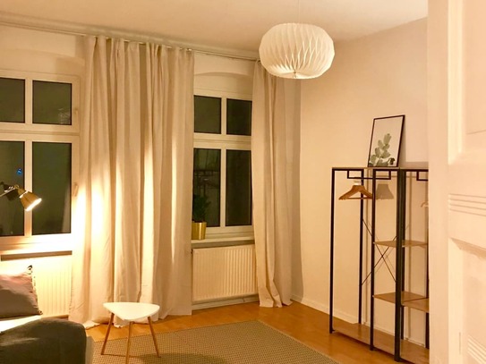 Pretty and spacious 1- room-apartment with extra kitchen