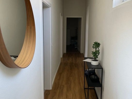 Renovated three-room apartment, central location