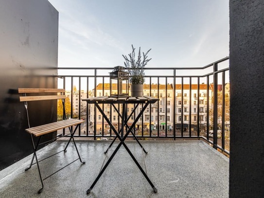 Modern studio with balcony in a renovated old building in Friedrichshain