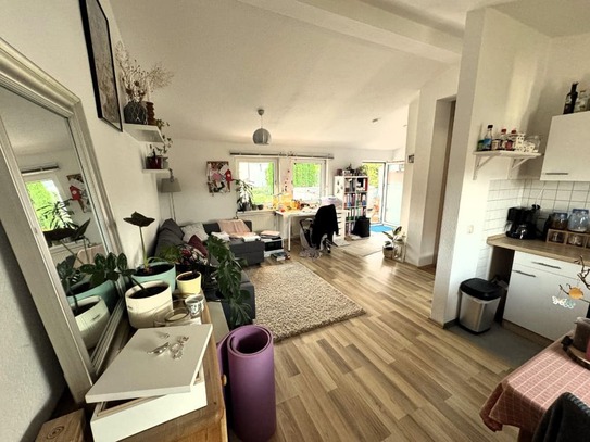 Charmantes Studio mit Balkon und Stellplatz am Waldrand