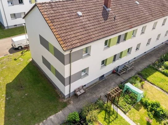 Quiet apartment with green view in urban location