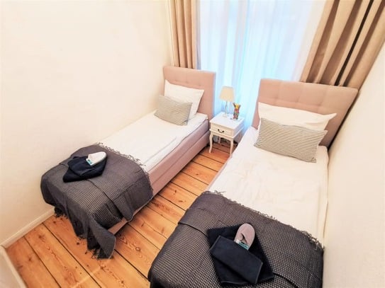 Apartment KHH Schloß Charlottenburg, box spring beds, 2 bedrooms, Wi-Fi, washing machine, dryer