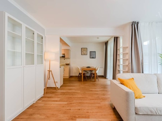 Fully furnished apartment in green Berlin - your new home!