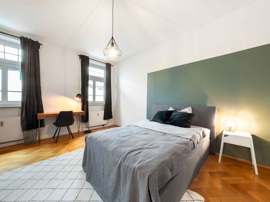 Modernes und helles Zimmer im Herzen Münchens