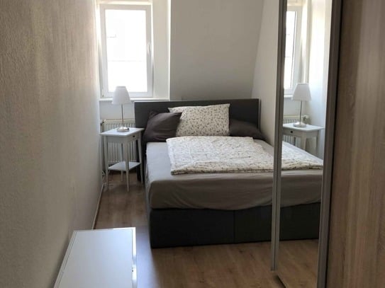 Gemütliches Zimmer in einem Co-Living-Apartment in Frankfurt am Bahnhof