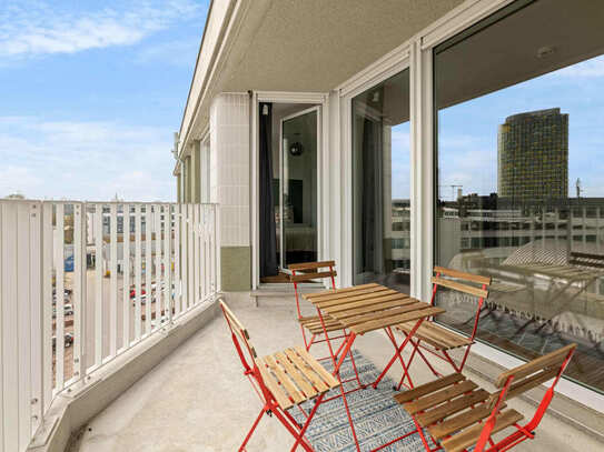 Bright room with a large balcony in a coliving apartment in Munich