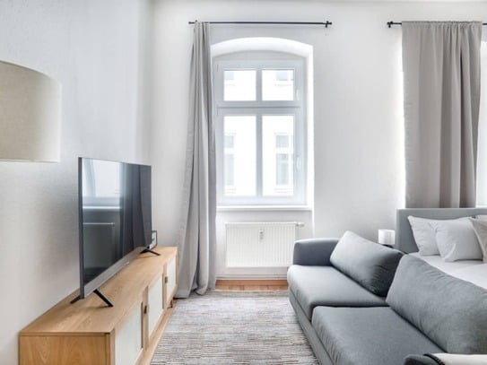 Wunderschöne vollmöblierte Studio Wohnung in perfekter Lage.