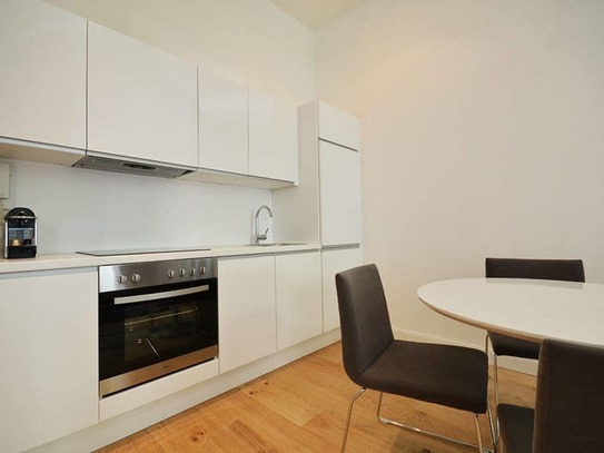 Exclusively furnished serviced apartment for your temporary stay for up to 2 persons in Frankfurt near Stadtwald