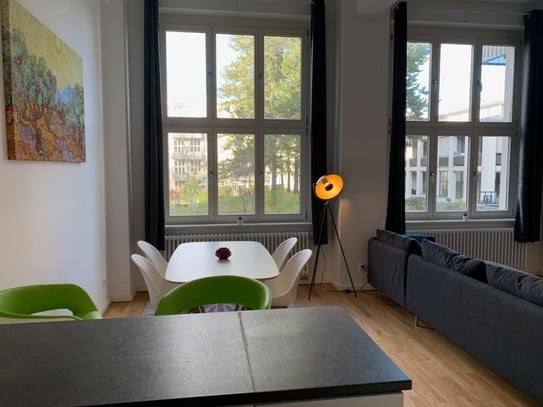 Bright & Beautiful Studio Apartment in Berlin-Zehlendorf