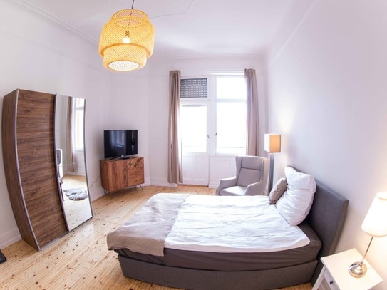 Tolles und geräumiges Zimmer in einem Co-Living-Apartment in der Nähe des Mains