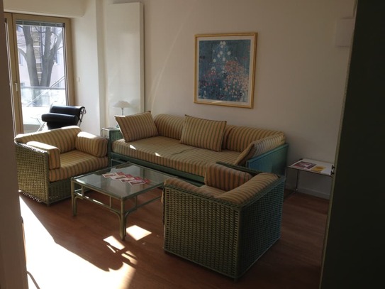 Stilvolles Ein-Zimmer-Apartment mit Balkon in Tempelhof