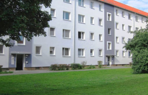 Naabstr. 19, 3 L - 3 Zimmer Wohnung mit Tageslichtbad und Loggia. WBS erforderlich!