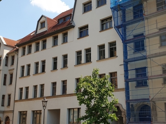 Hübsche 2-Zi-Whg. mit Balkon und Einbauküche im Hinterhaus in Meißen. - triapol Immobilien