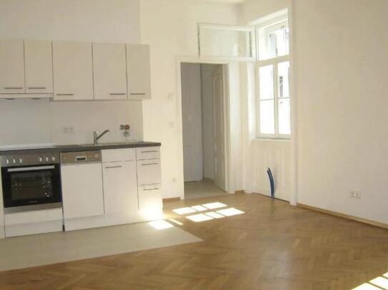 Frisch renovierte 1-Zimmer-Wohnung 34m² mit EBK