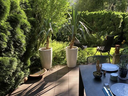 Hcohwertig möblierte EG-Gartenwohnung mit zwei Zimmern sowie EBK in Hamburg
