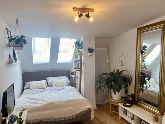 Hello, schöne DG Wohnung zu Vermieten, 3 Zimmer, 85qm, ab sofort