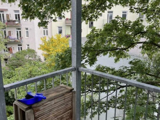 3-Zimmer Altbauwohnung mit Balkon am Mierendorffplatz