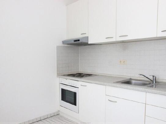 1-Zi.-Appartement mit EBK im 7. OG mit Ausblick, direkt an der U-Bahn