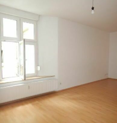 Schöne Wohnung in gediegenem Altbau - keine WG-Eignung